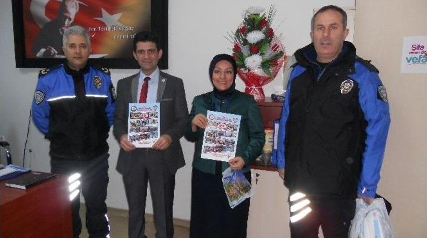 Tdp&rsquo;den Hastane Personeline Dergi Hediyesi