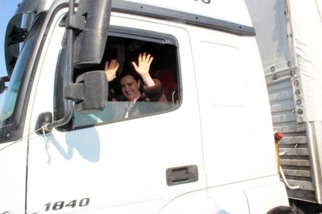 T&uuml;rkmenlere Yardım Tır&rsquo;ını Hotar S&uuml;rd&uuml;