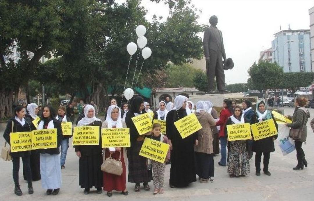 Adana&rsquo;da Hdp&rsquo;li Kadınlardan Eylem