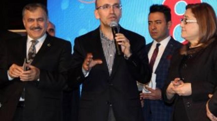 Başbakan Yardımcısı Mehmet Şimşek&rsquo;ten Fıkralı Vergi G&ouml;ndermesi