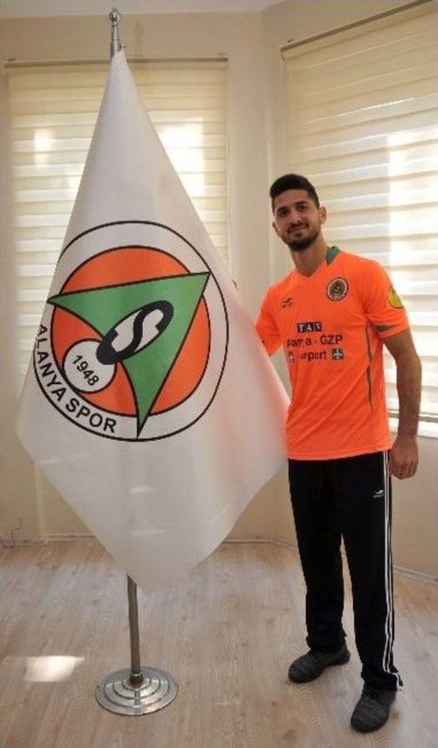 Alanyaspor’da Emre İmzaladı