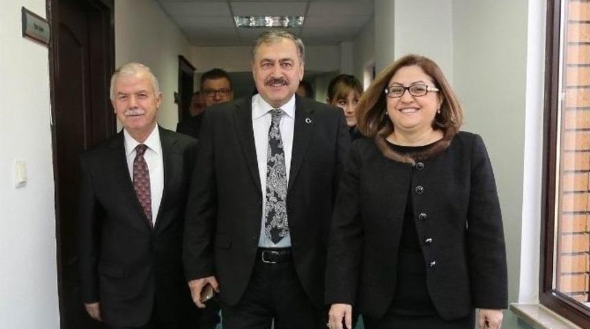 Bakan Eroğlu&rsquo;ndan Başkan Fatma Şahin&rsquo;e Ziyaret