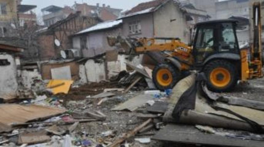 İneg&ouml;l&rsquo;de Ahırlar Kaldırıldı