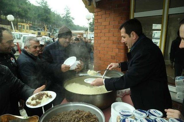 Başkan Tok’tan İşçilere Yemek