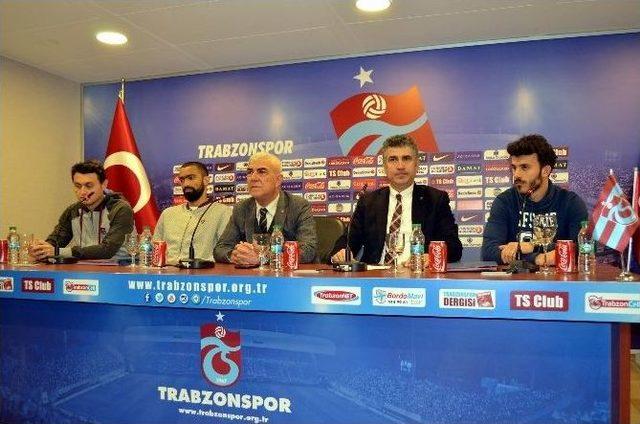 Trabzonspor Bosingwa Ve Güray Vural İle Sözleşme İmzaladı