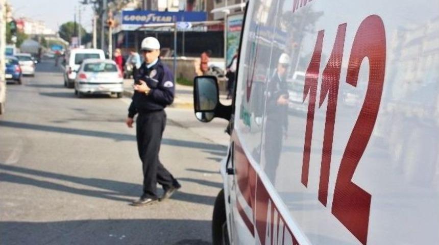 Alkoll&uuml; S&uuml;r&uuml;c&uuml; Ambulansa &Ccedil;arptı!