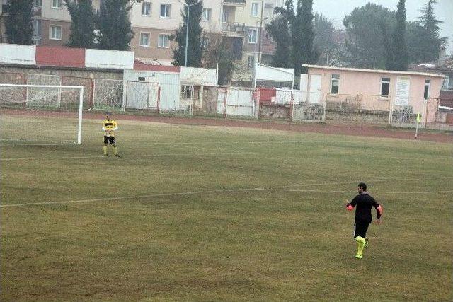 (özel Haber) Bu Maçta İki Takımın Da Yedek Kalecisi Yoktu