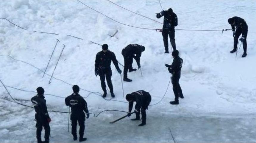 &Ccedil;oruh Nehri&rsquo;ne D&uuml;şen &Ccedil;ocuğu Arama &Ccedil;alışmaları S&uuml;r&uuml;yor