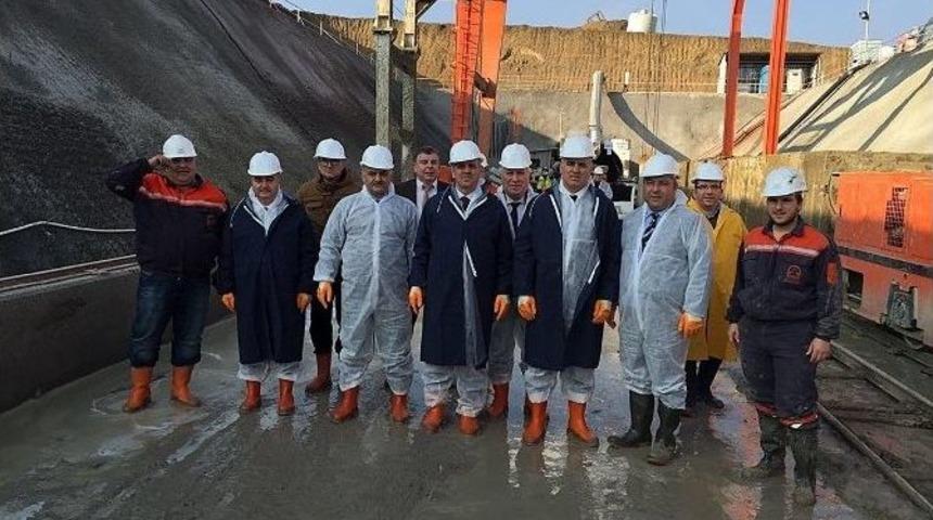 Vali Enver Salihoğlu Velimeşe T&uuml;neli&rsquo;ni İnceledi