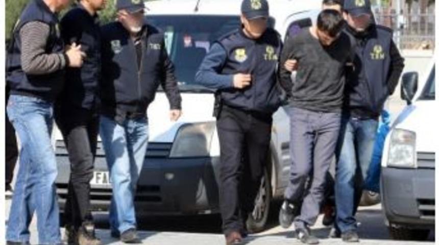 Antalya&rsquo;daki Patlamalarla İlgili 2 Kişi Tutuklandı