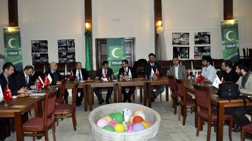 Bt&uuml;&rsquo;den Yeşilay&rsquo;a Ziyaret