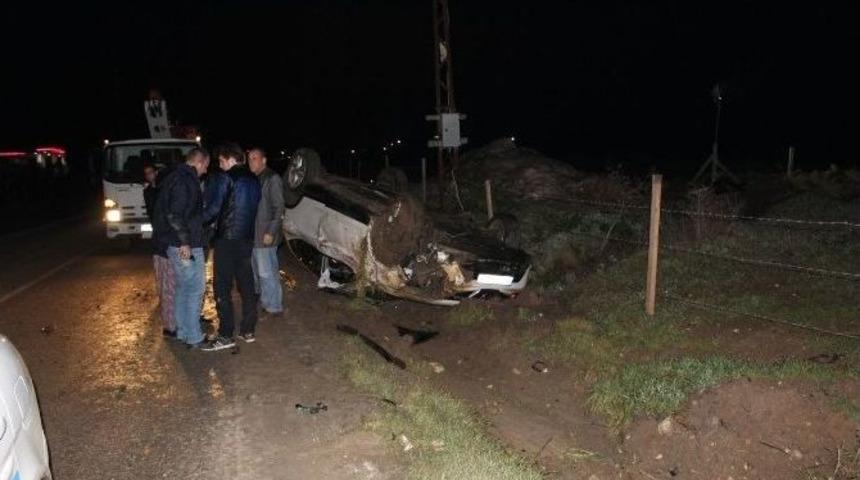 Elektrik Direğine Çarpıp Takla Atan Otomobilden Sağ Çıktı