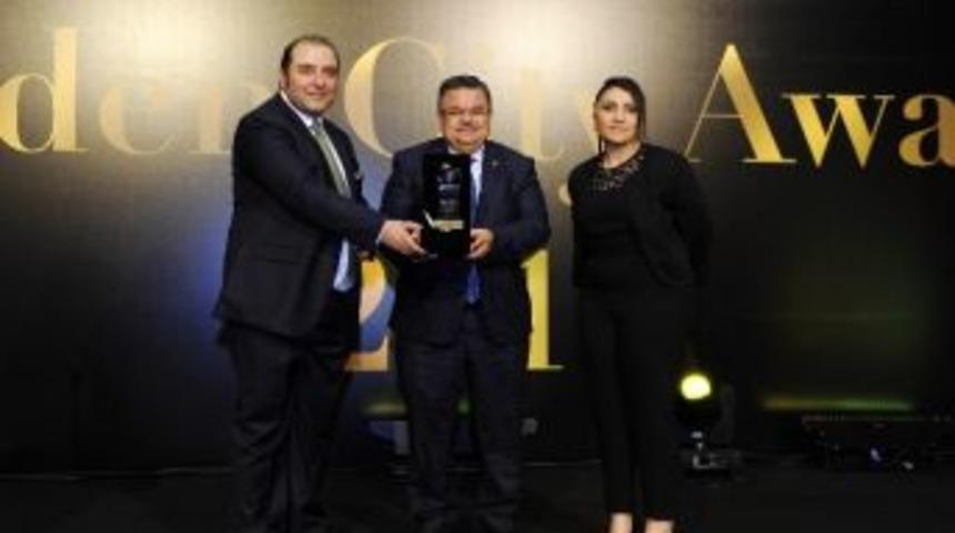 En Başarılı İl Belediye Başkanı &Ouml;d&uuml;l&uuml; Bilecik Belediye Başkanı Selim Yağcı&rsquo;ya