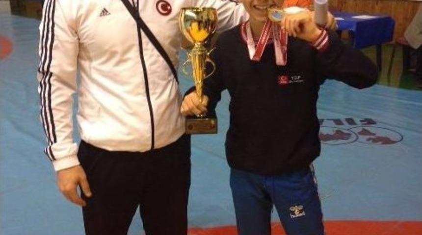 &Ccedil;at Belediyesi, Adını Bir Şampiyonluğa Daha Yazdırdı