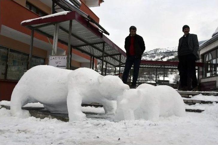 Kardan Adam Değil, Kardan Kutup Ayısı Yaptı G2