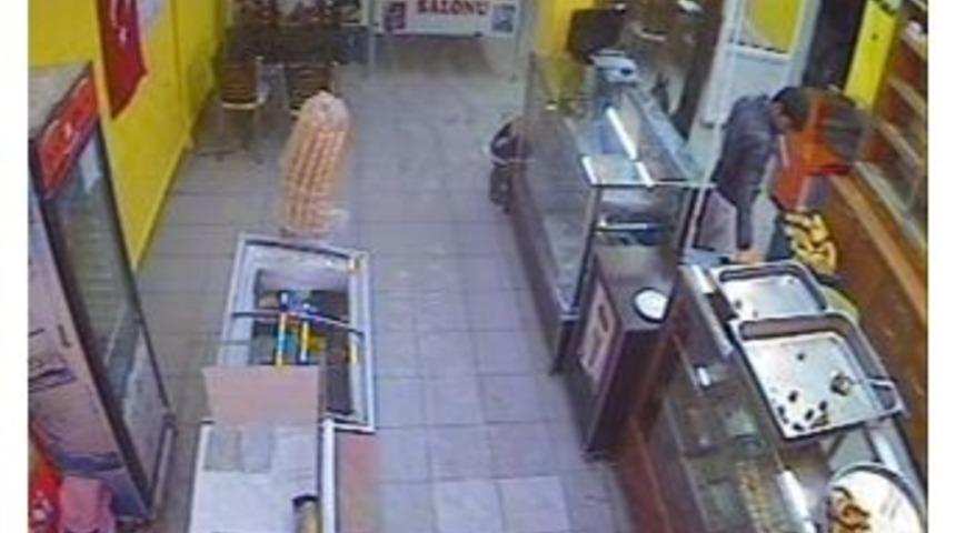 (&ouml;zel Haber) İşe Başladığı G&uuml;n Hem Kasayı Hem De Patronunu Soydu