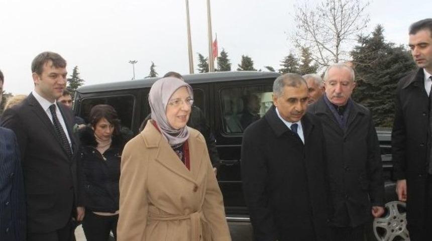 Bakan Ramazanoğlu: "silopi&rsquo;de 100 Kişilik Bir Ekibimiz Sahada &Ccedil;alışıyor"