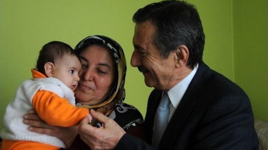 Tepebaşı Belediyesi 245 Bebeği Ziyaret Etti