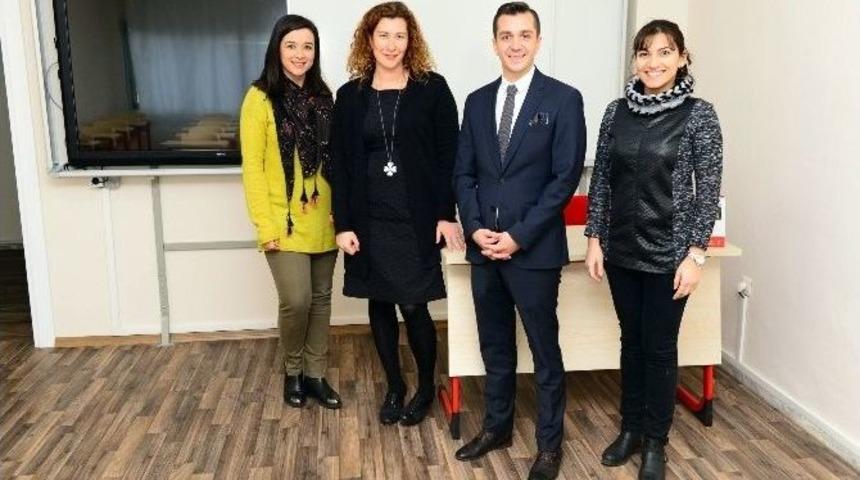 Gen&ccedil;lere Eğitim Ve İş Fırsatı