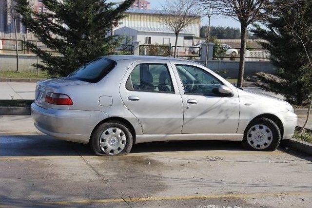 Hastane Otoparkındaki Araçların Lastiklerini Kestiler