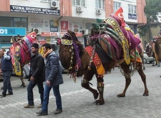 Burhaniye’de Mehterli Ve Develi Festival Korteji