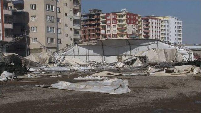 Siirt’te Yıkılan Çadır Enkazı Kaldırılıyor