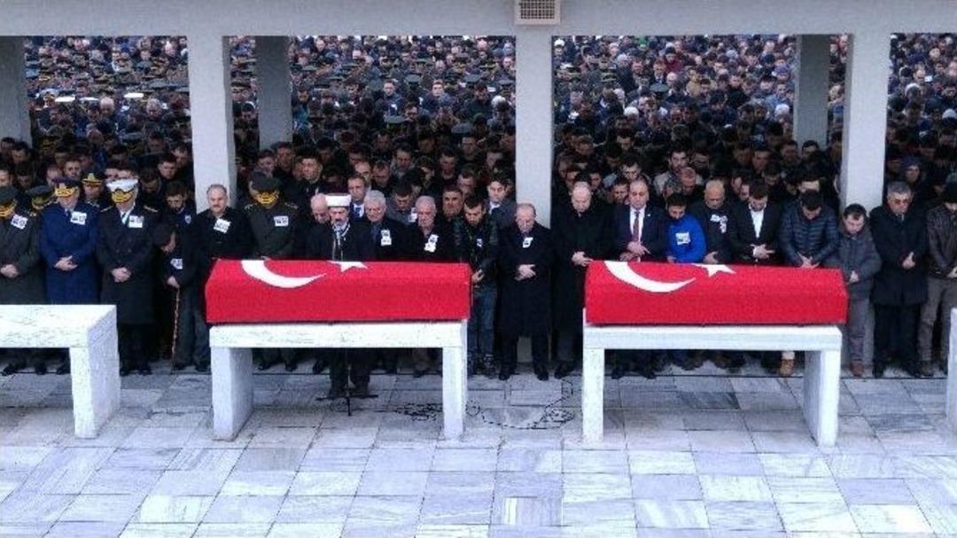 Şehidin 2 Aylık Hamile Eşi G&ouml;zyaşlarını Tutamadı