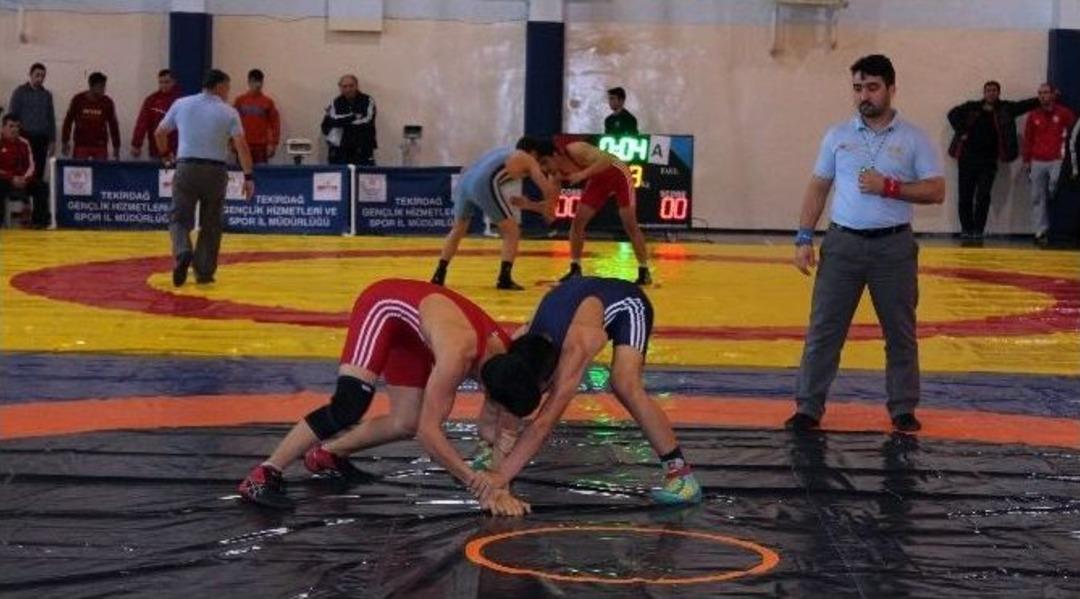 H&uuml;seyin Pehlivan G&uuml;reşleri B&uuml;y&uuml;k Heyecana Sahne Oldu