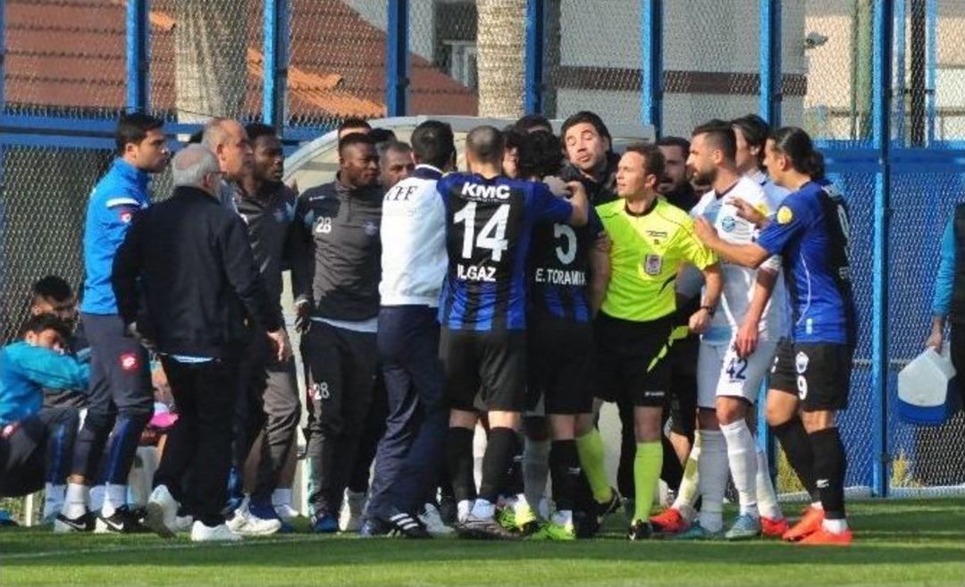 Adana Demirspor - Kayseri Erciyesspor Ma&ccedil;ında Kavga &Ccedil;ıktı
