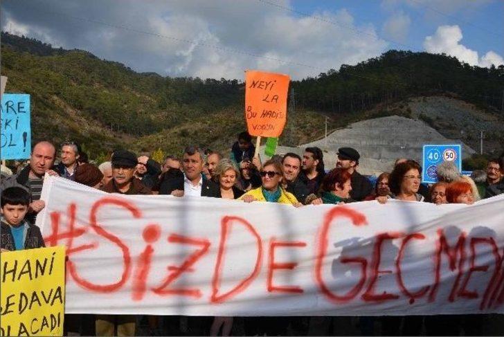 Göcek Tüneli’ndeki Geçiş Ücreti Protesto Edildi G4