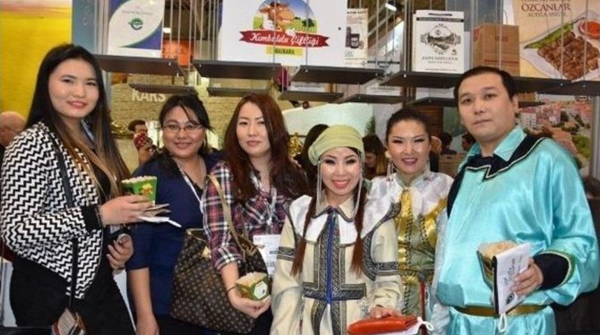 Tekirdağ Büyükşehir Belediyesi Standı Yerli Ve Yabancıların İlgisini Çekti