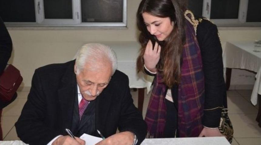 Erenler Belediyesi Tarafından Şairler Ve Şiirler Akşamı D&uuml;zenlendi