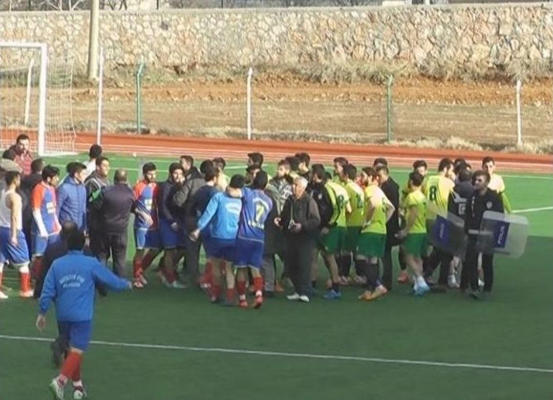 Yeşil Saha Ringe D&ouml;nd&uuml;