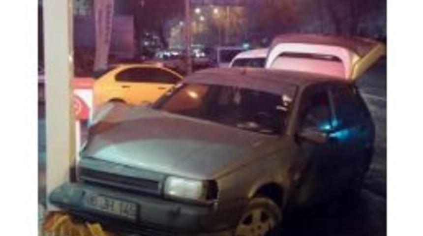 Başkent&rsquo;te Nefes Kesen Kovalamaca Kazayla Bitti