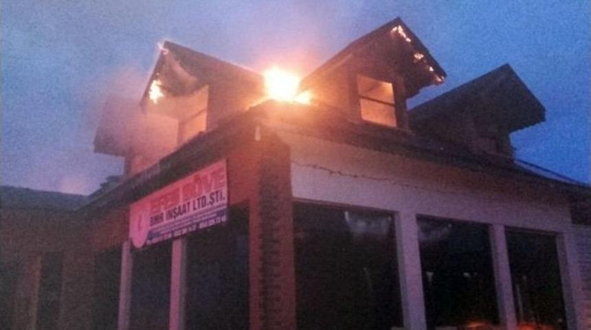 Didim&rsquo;de Yangın İş Yerinde B&uuml;y&uuml;k Hasara Neden Oldu