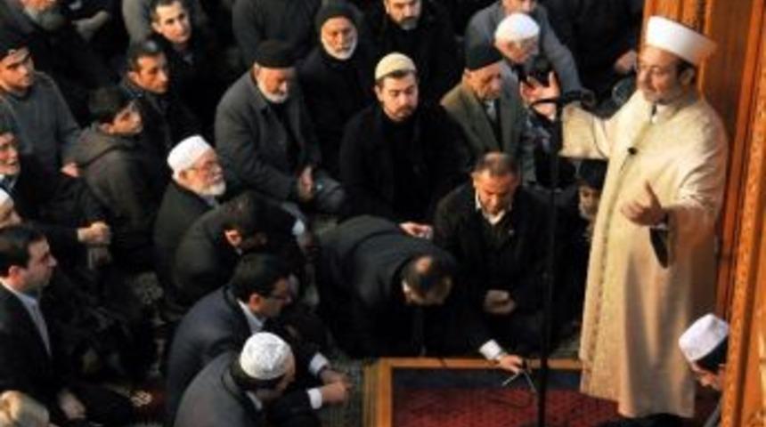 Diyanet İşleri Başkanı G&ouml;rmez, Sabah Namazının Faziletini Anlattı