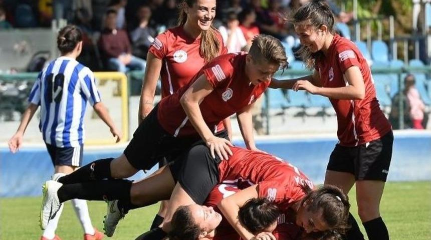 Paşa&rsquo;nın Kadınları Adana&rsquo;dan &Uuml;&ccedil; Puanla D&ouml;nd&uuml;