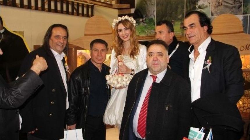 Taşk&ouml;pr&uuml; Belediyesi, 5 Bin Adet Sarımsak Dağıttı