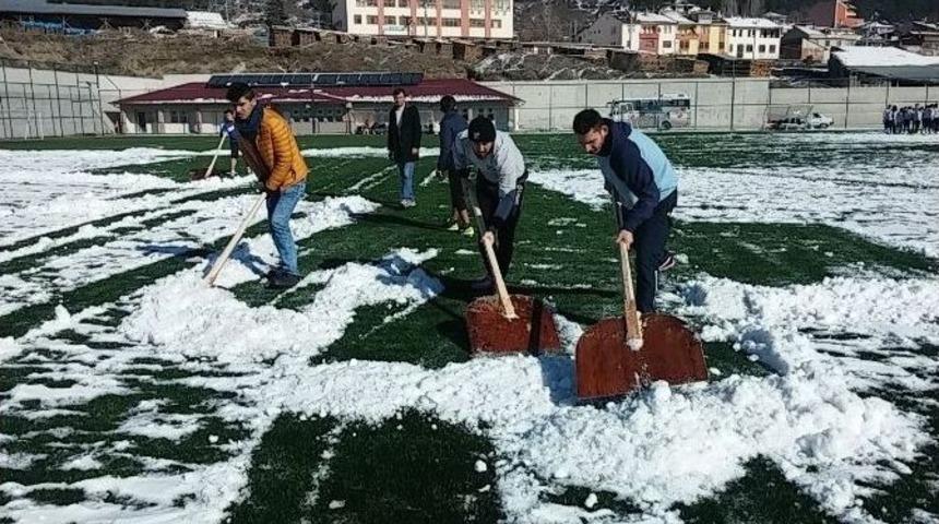 Tosya Spor İlgisizliğe Ve Sorumlulara Tepki G&ouml;sterdi