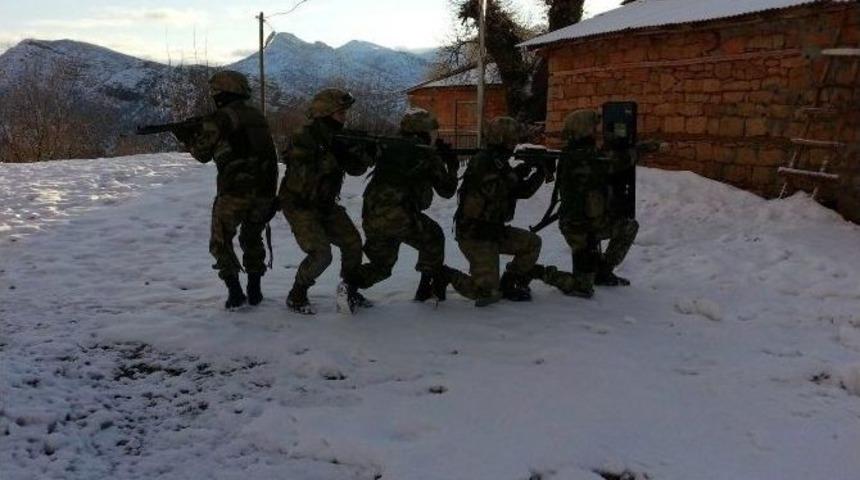 Mehmet&ccedil;ik Her Şartta G&ouml;reve Hazır