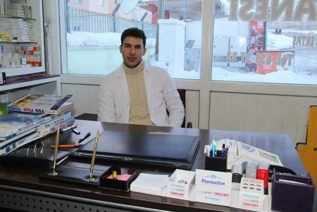 Başkale’ye Atanan Doktorlar Göreve Başladı