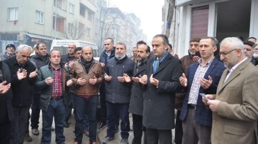 Hamsi Festivalini İptal Edip Bayırbucak T&uuml;rkmenlerine Yardım G&ouml;nderdiler