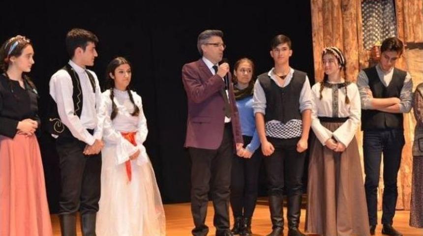 T&uuml;rkmen D&uuml;ğ&uuml;n&uuml; Boz&uuml;y&uuml;k İl&ccedil;esinde Sahnelendi