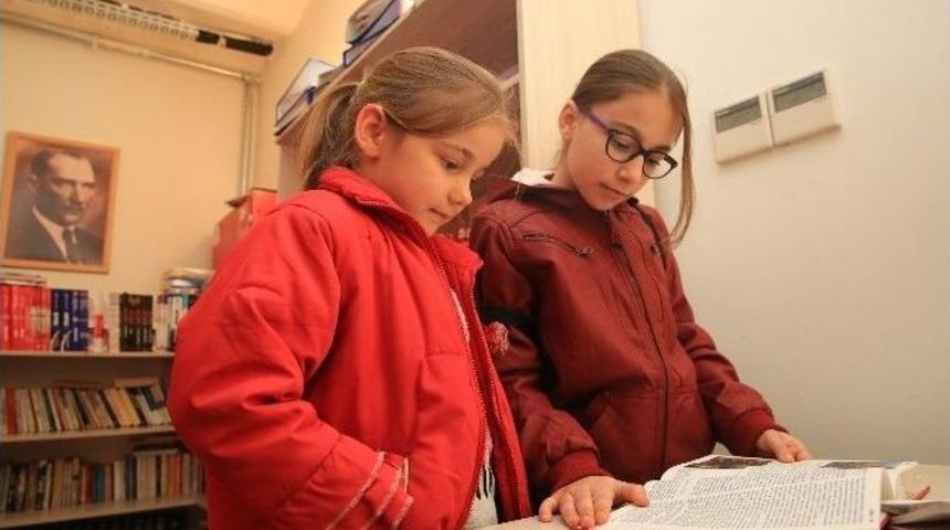 Buca&rsquo;da Vatandaşların İstediği Kitap Bir Tık Uzağında