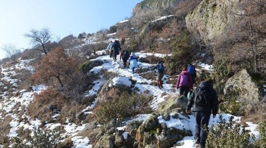 Doğaseverler &Ccedil;akır K&ouml;y&uuml;&rsquo;nde Y&uuml;r&uuml;d&uuml;