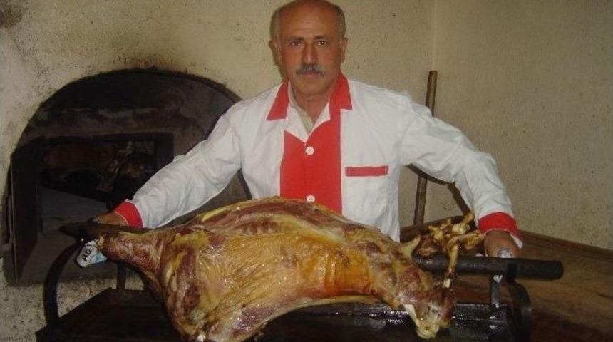 Kebap&ccedil;ıdan İlgin&ccedil; Slogan, &ldquo;hayvan Sevgisini İ&ccedil;inizde Yaşatın&rdquo;