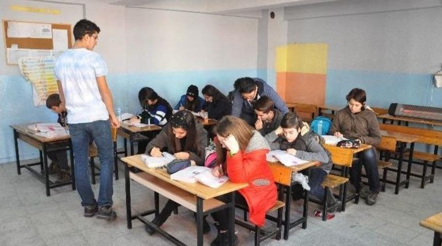 Robert&rsquo;li &Ouml;ğrencilerden Soma Eğitimine Destek