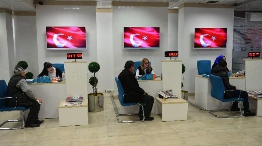 Belediyeden Ter&ouml;re Bayraklı Tepki