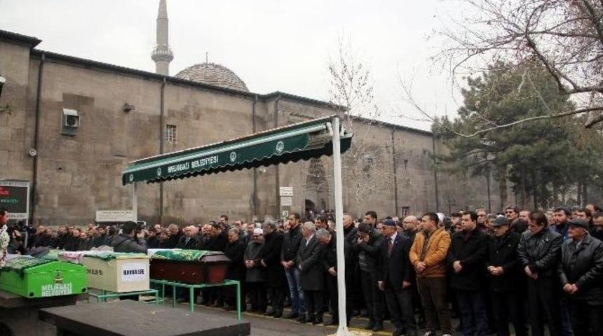 Kayseri&rsquo;de Karbonmonoksit Gazından &Ouml;len 2 Kişi Toprağa Verildi