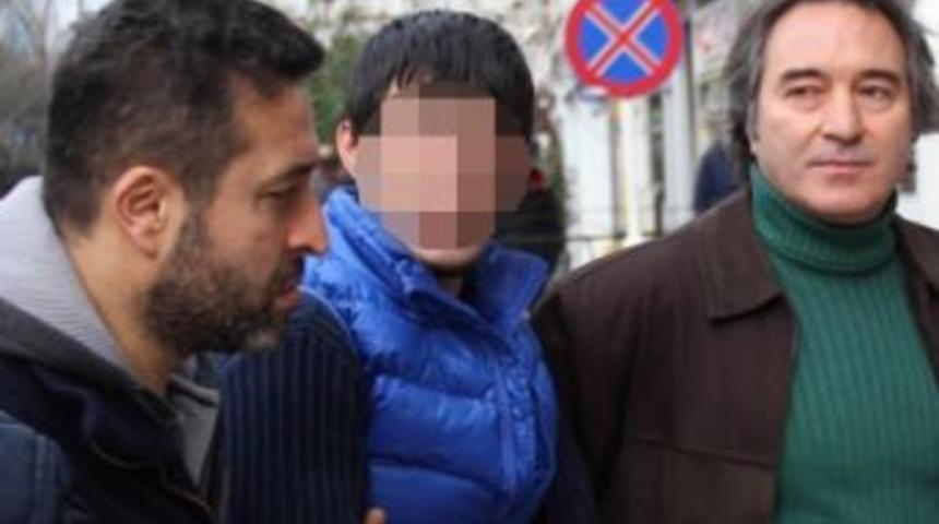 Hırsızlık Su&ccedil;undan Aranan Gen&ccedil; Yakalandı